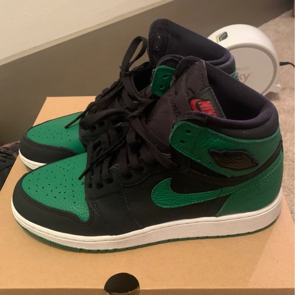 Pine Green Jordan 1